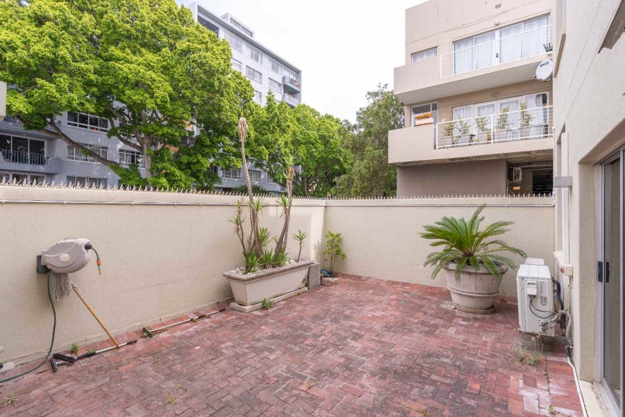 To Let commercial Property for Rent in Green Point Western Cape